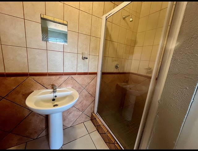 3 BEDROOM HOUSE TO LET IN STONEHENGE
